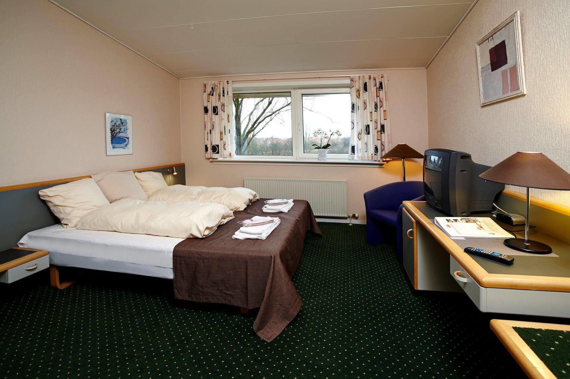 Hotel Vissenbjerg Storkro מראה חיצוני תמונה